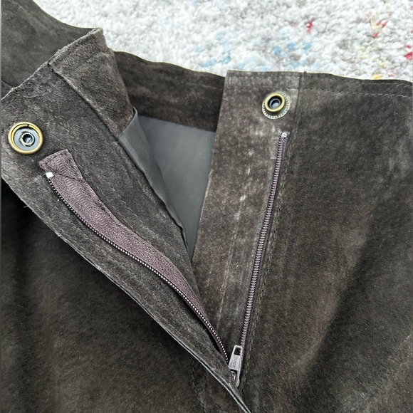 🤠 NWOT Suede Mini Skirt 🤠 - Picture 8 of 9